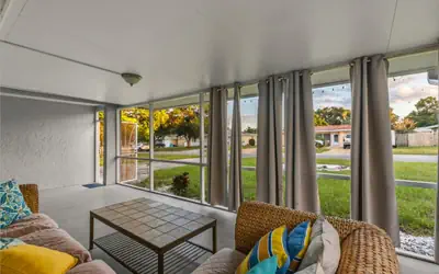 Modern Coastal Retreat • Private Screened Pool • 3 King Beds