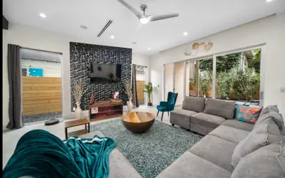 Luxury 3/4 Home in Las Olas with Pool and Hot Tub Near the Beach