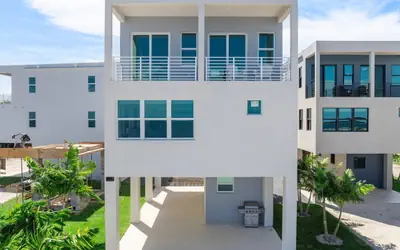 Key Largo Oasis Oceanfront with Pool & Hot Tub