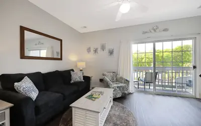 Sea Trail 2 Bd/2 Bath with pool and close to beach