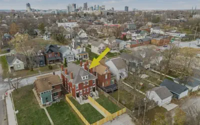 6 bedrooms | Downtown | 2 hot tubs | Sleeps 16