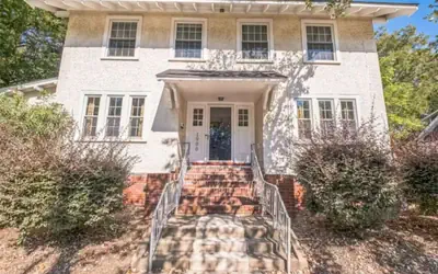 111) Downtown Norfolk | Plenty of Parking | 7 beds