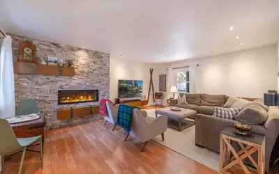 Tahoe Vista Cabin with Hot-Tub BBQ Deck and More plus Walk to Lake in 5 Min!