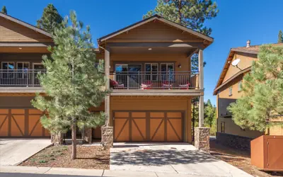 Deluxe Truckee townhome 3BDR/2.5BA Dog Friendly