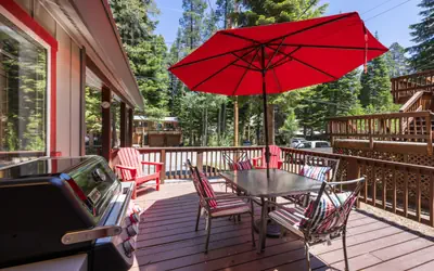 Cozy Clean Cabin for Families or Groups by Donner Lake's West End