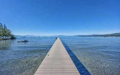 Lakeside Condo Close to Slopes Excellent Location