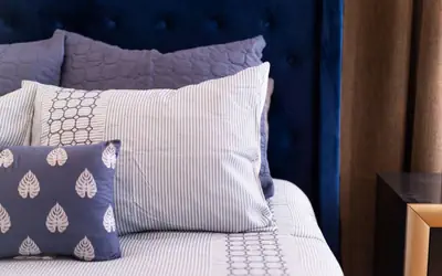 FULLY RENOVATED 2BR HOME with HOT TUB & PRIVATE FENCED YARD/PATIO near NOHO ARTS DISTRICT (p42)