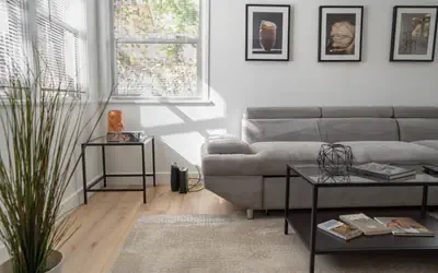 FULLY RENOVATED MODERN 1BR HOUSE IN TOLUCA LAKE with FENCED PATIO p72