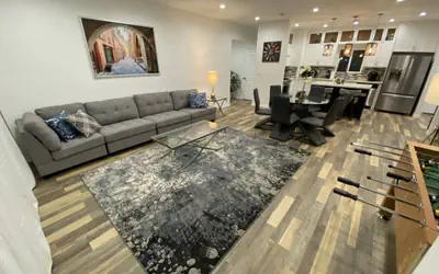 ELEGANT, WELL-APPOINTED 3-BEDROOM HOME WITH PRIVATE HOT TUB BUILT IN 2020  (p26)