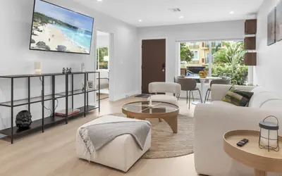 3BR HOUSE FULLY RENOVATED 2025: FENCED YARD/PATIO & CARPORT in NOHO ARTS DISTRICT p85