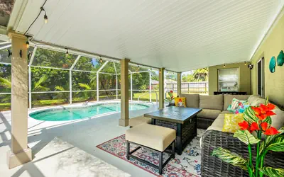 Screened Pool 3BR | Lanai Living | Near Beaches