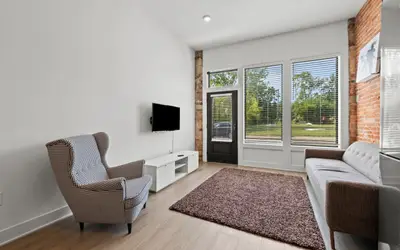 Franklin Park, Luxury New Build + Free Parking!