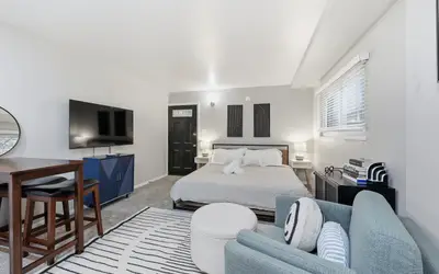 The Nest on Neil Ave: Stroll to OSU!