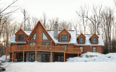 Luxury Log Home, 6 BR/4BA, Pool Table, Hot Tub
