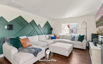 Movie Theater, Office, Pets! - Stunning Bend Home