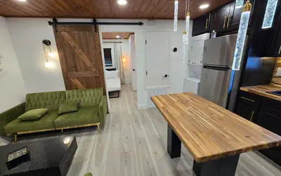 Rustic Chic Tiny house @College/Winter Pk. Sleep 4
