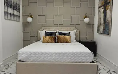 Renovated Comfy Downtown Orlando Duplex. Sleeps 8.