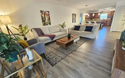 Bungalow DT by Lake Eola & KIA center Sleeps 12