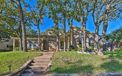 3 Bedroom with a Pool