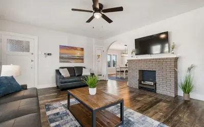 Large 2 Bed Apartment in The Heart of Canton 2nd Floor Near HOF and Hospitals