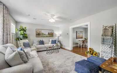 The Cottage on Meadow 3 BR/2 BA