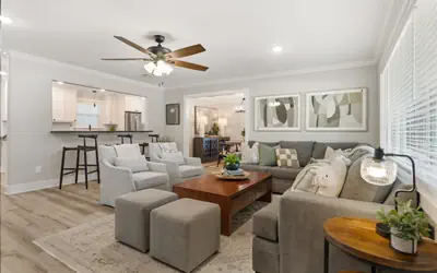 Helena Haven: Spacious 4BR/3BA, 5 King Beds, Pet-Friendly & Private Yard