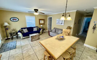 🌴 Spacious 2BR/2BA Cottage + Golf Cart | Ocean Lakes Family Campground | Pet-Friendly