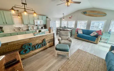 ⭐ Bright & Spacious Beach Cottage | Steps to the Beach | Golf Cart Included | Ocean Lakes