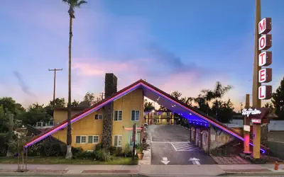 Sky Palm Motel