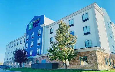 Holiday Inn Express & Suites Denton North by IHG