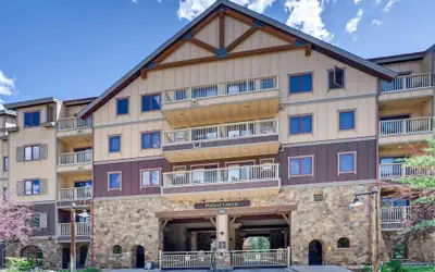 Premier Red Hawk Lodge 2 Br~walk To Slopes~kids Ski Free 2 Bedroom Condo by RedAwning