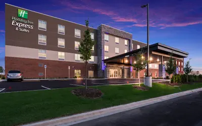 Holiday Inn Express & Suites Chicago - Hoffman Estates by IHG