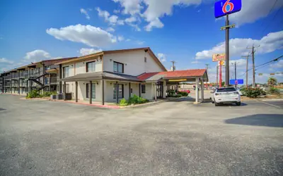 Motel 6 San Antonio, TX – I-35 North Corridor