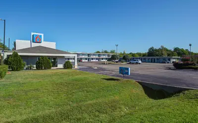 Motel 6 Sulphur Springs, TX