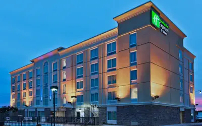 Holiday Inn Express Hotel & Suites Jackson NE by IHG