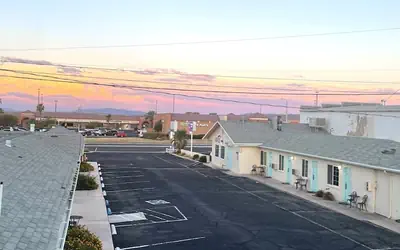 Howard Johnson by Wyndham Ridgecrest, CA