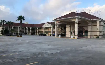 Executive Inn And Suites