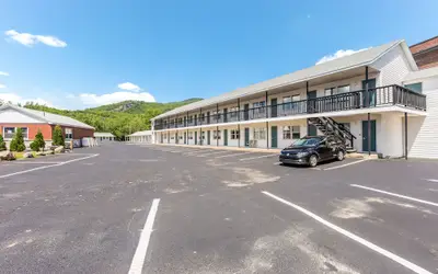 Rodeway Inn Gorham Riverside