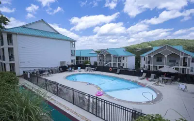 Reflection 2 Bedroom Condo by RedAwning
