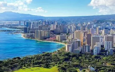 Renovated Waikiki Banyan Condo w/ Pool View, Free parking