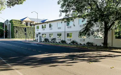 Motel 6 Modesto, CA - Downtown