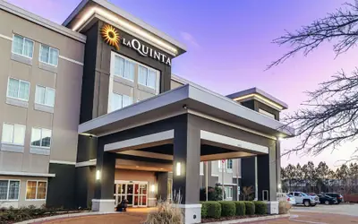 La Quinta Inn & Suites by Wyndham Starkville at MSU