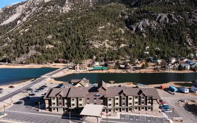 Microtel Inn & Suites by Wyndham Georgetown Lake