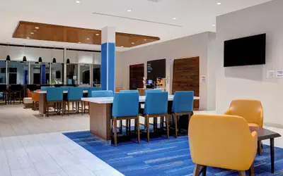 Holiday Inn Express & Suites Glendale Downtown by IHG