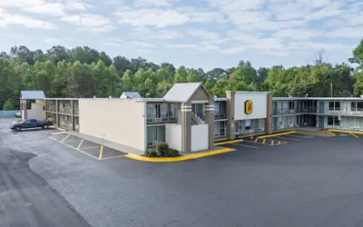 Super 8 by Wyndham Morganton