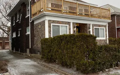 The Aquarium Chateau - With Private Yard & Parking, Near Falls, Casino by Niagara Hospitality