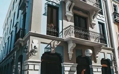 El Colonial - Adults Only