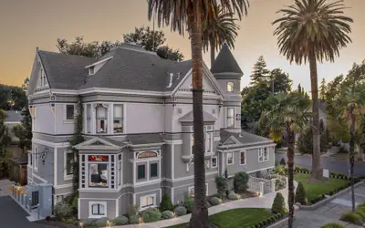 The George Luxury Boutique Inn