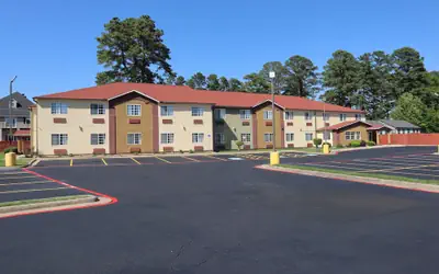 HomeTown Inn & Suites