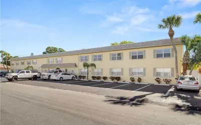 Waves by Distinctive Beach Rentals